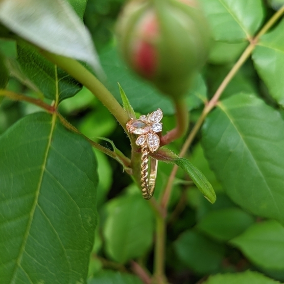 DAINTY Gold Plated Citrine Bee Ring - Picture 2 of 7